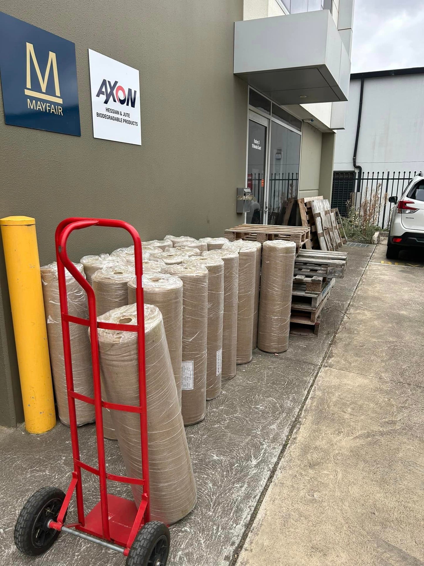 Hessian Fabric 14oz, 1.83 Meter W, 50 Meter L, 245gsm