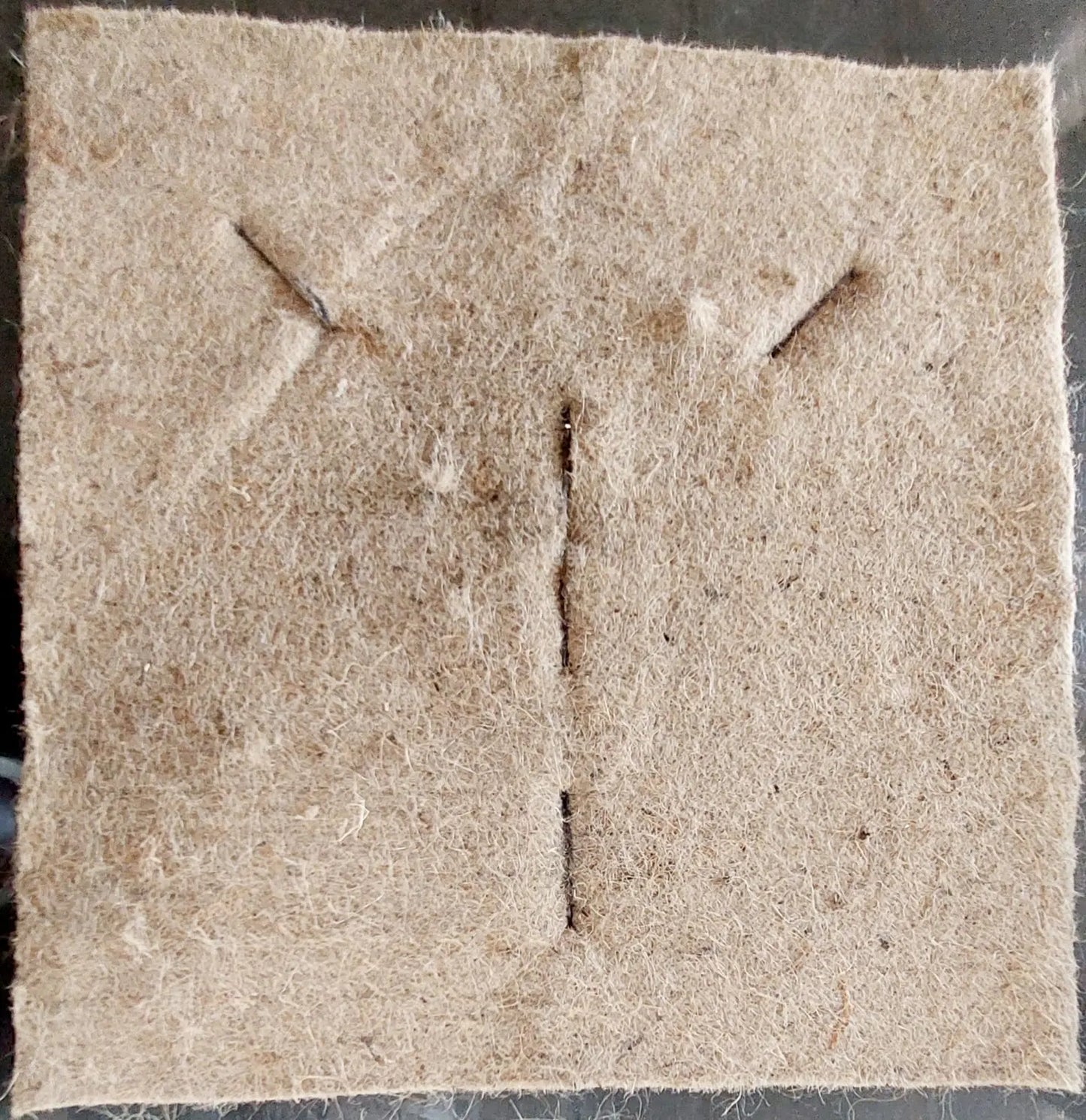 Jute Mat Squares Weed Control Felt with 4 Slits 37cm x 37cm - 50 in a pack
