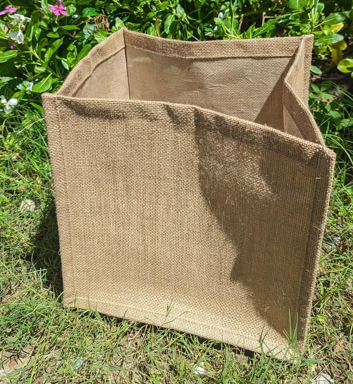 Portable Hessian Indoor/Outdoor Plant Grow Bag 30cm x 30cm x 28cm MOQ - 5X